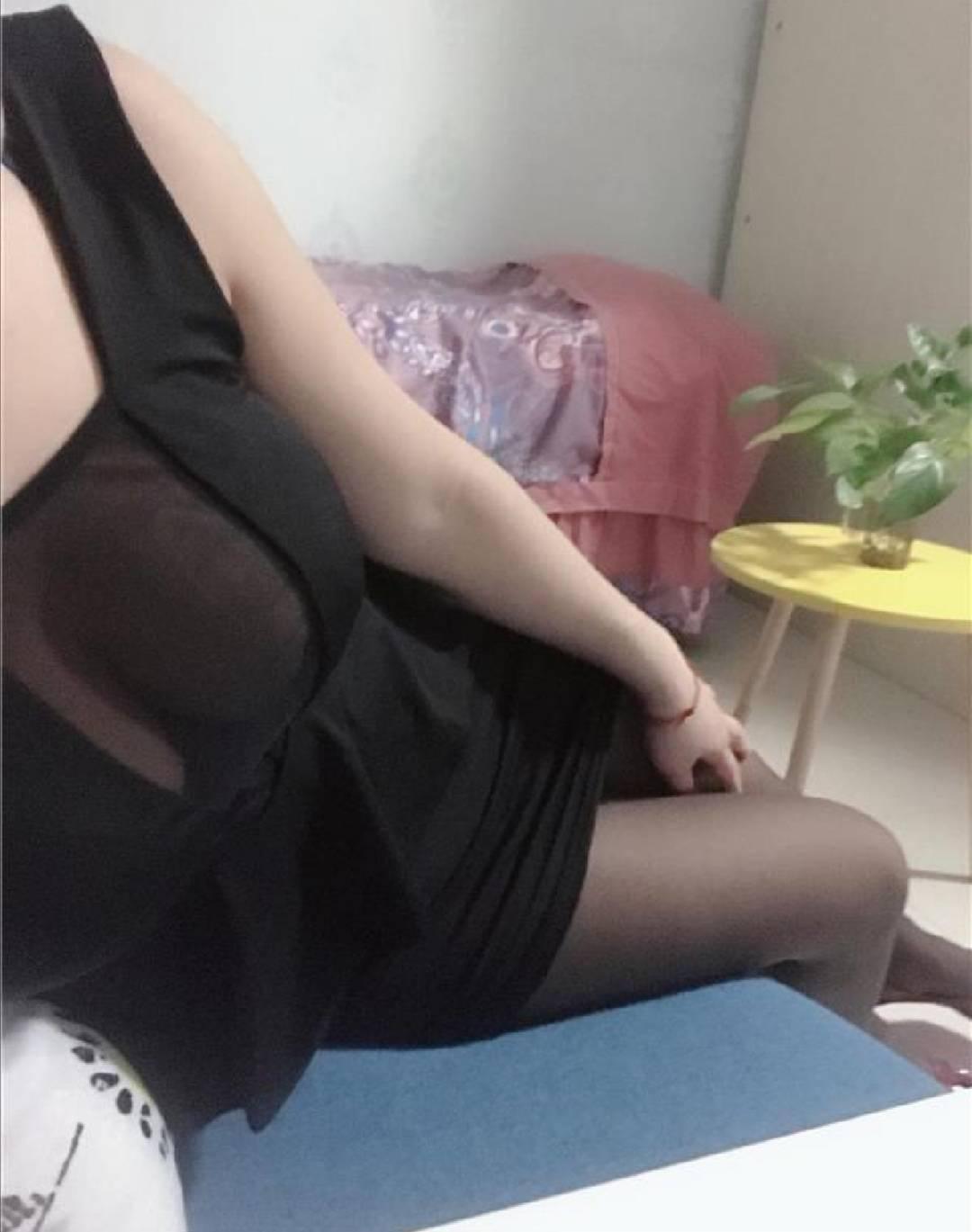 大奶子小姐姐