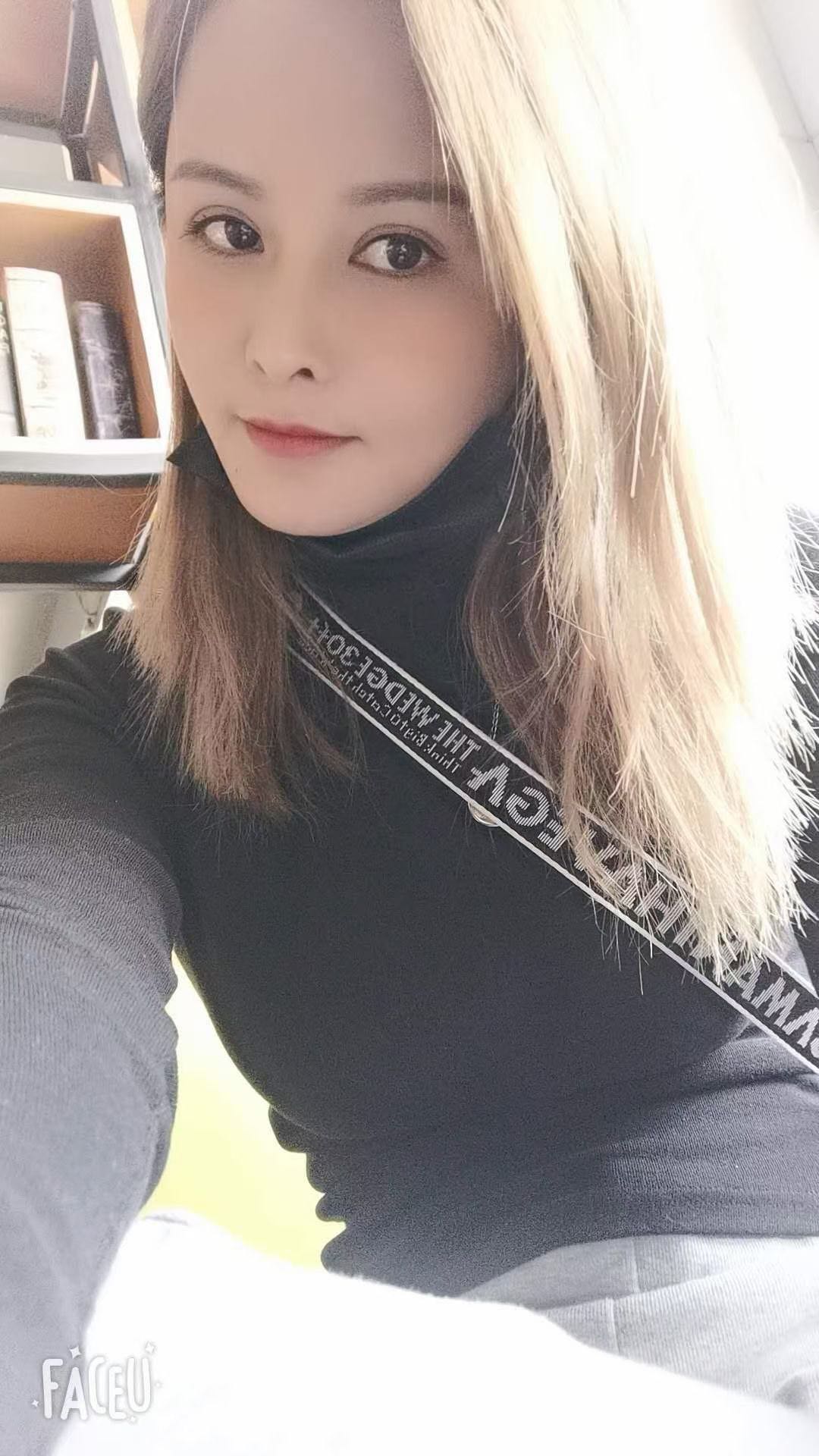 春江公寓漂亮楼凤小姐姐